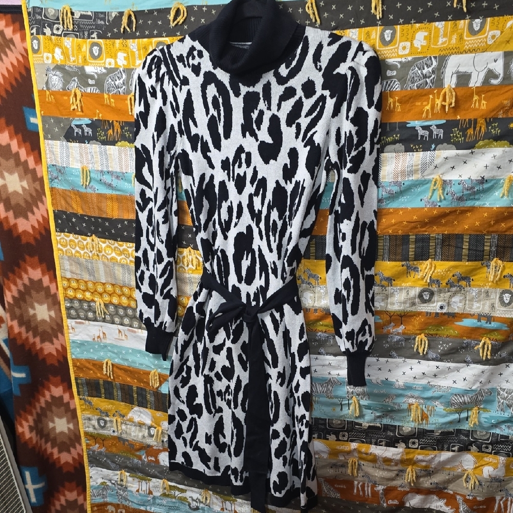 WHO WHAT WEAR Stylish Black and Gray Leopard Print Dress NWT